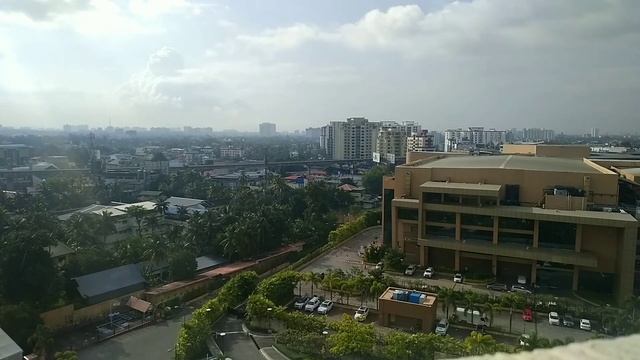 Kochi Marriott Hotel top view / kochi metro - LuLu International Shopping Malls  Kochi 5 star hotel