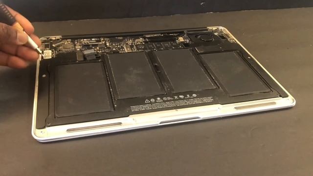 How to replace MacBook Air battery