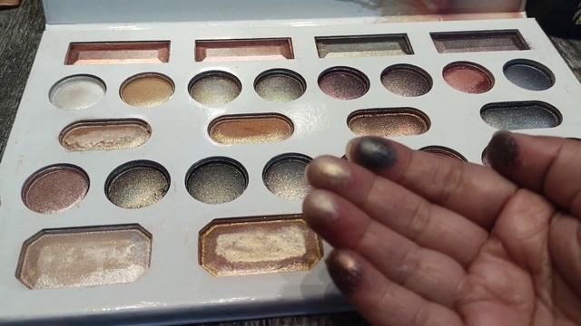 Mac fashion eyeshadow palette | viral eyeshadow makeup kit | Affordable Mac palette swatches