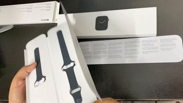 Apple Watch SE 44mm First Look And Full Unboxing Video