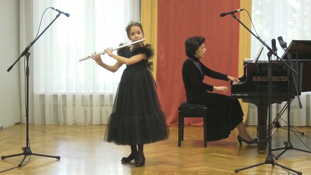 Gary Schoker , "Viviana" . Musk.  Evgenia Shubina (flute), Olga Ber (piano)