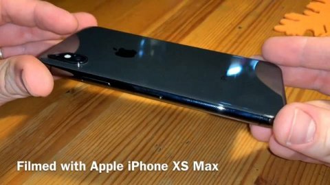 Apple iPhone X VS Apple iPhone XS Max Boot and Unlock Challenge Device Comparison Smartphone Test