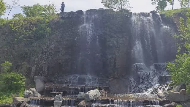 Владивосток: Водопады набережной кампуса ДВФУ