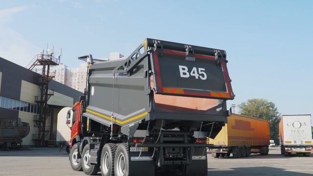 Карьерный самосвал БЦМ-51 ФОРМАТ Скала на шасси нового поколения VOLVO FMX с колесной формулой 8х4