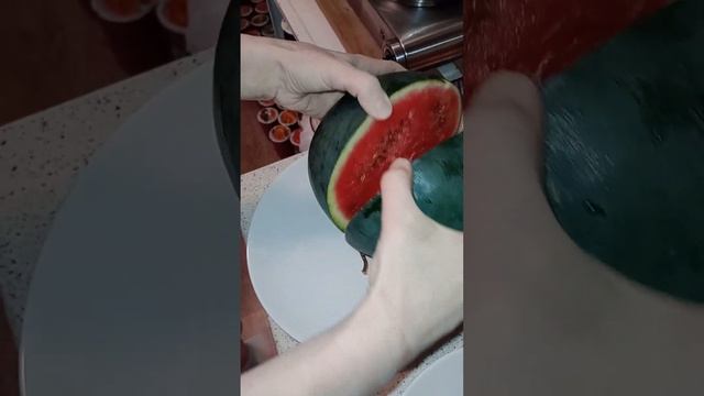 Пробуем свой арбуз
