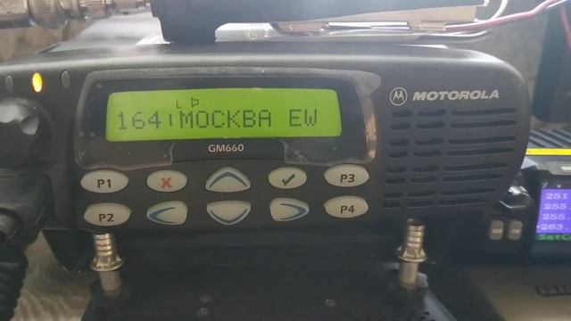 Сравнение Motorola gm-660 и SocoTran st-7900 (QYT kt-7900) по приёму на Satcom с одной антенны.