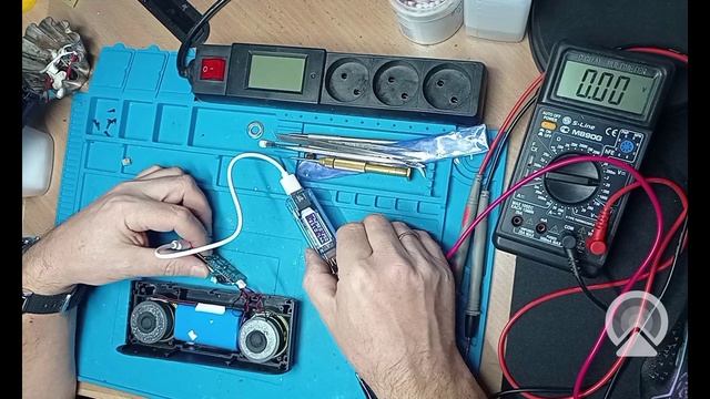 Ремонт блютуз колонки Manovo X6. Замена микросхем УНЧ