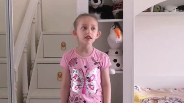 Обзор дизайнерской Кровати в виде Замка для девочки. Словами ребенка! Сказочный интерьер в детской.
