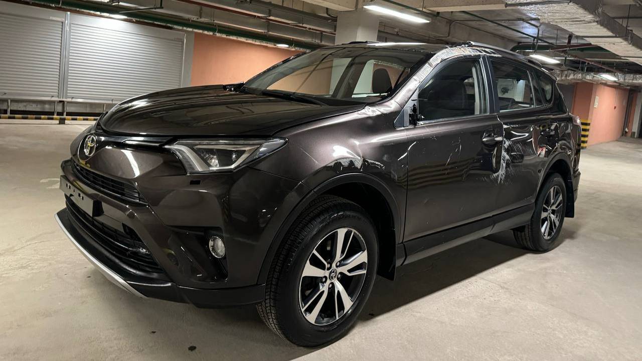 Toyota Rav4; 2,0 AT; 2018; Коричневый