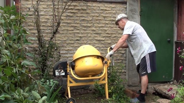 Лето// Сделал "мини" отмостку гаража