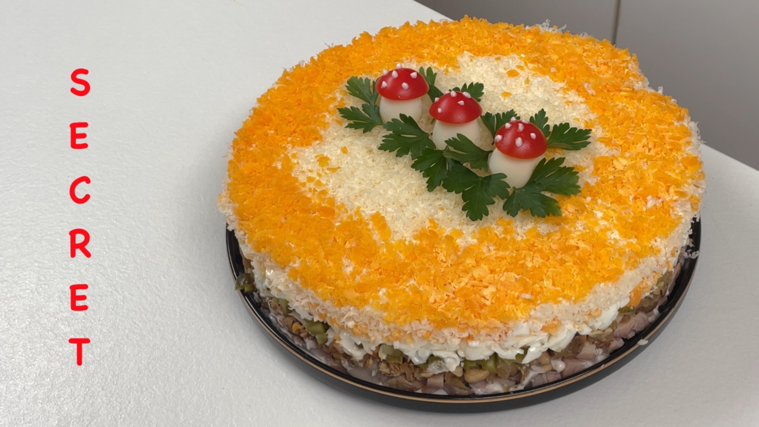 Салат с копчёной курицей на Новый год 2024, вкусный салат на праздничный стол