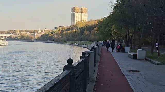 Спиннинг на р.Москва Воробъёвы горы #рыболовтроицк #tinao_fishing #рыбалка #спиннинг #москва