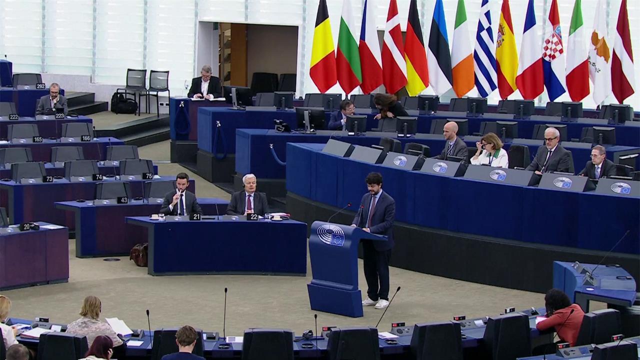 Европарламент принял решение выделить Киеву кредит из незаконно замороженных активов РФ