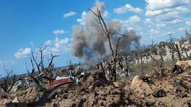 Противник запечатлел момент прилетов по своим позициям в районе н.п. Угледар