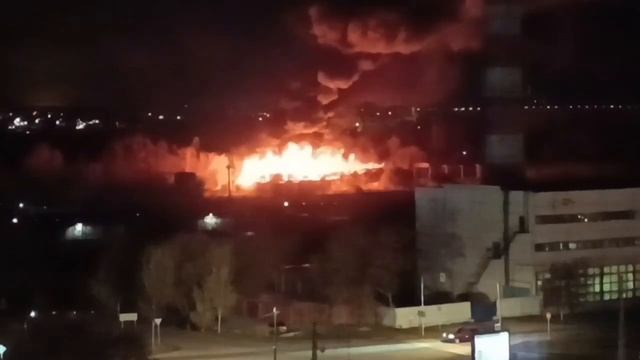 🔥В подмосковном Колычево горит, по предварительным данным, металлобаза🔥