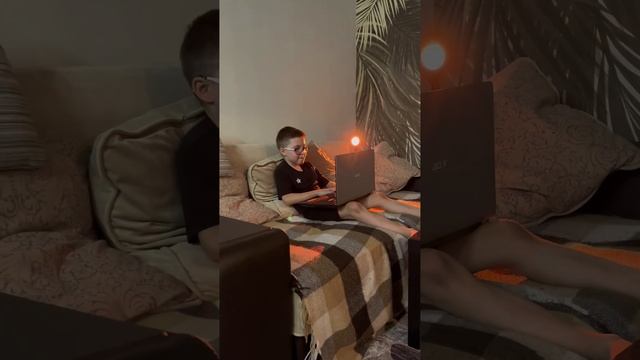 Когда родители уехали в отпуск...