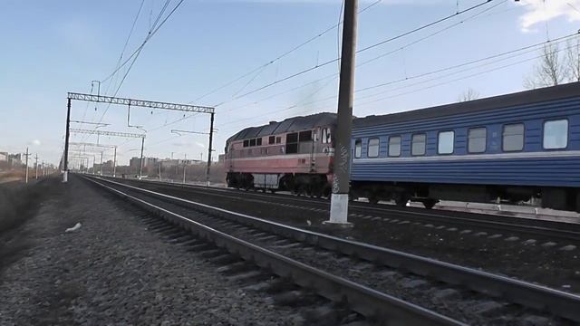 Тепловоз ТЭП70-0305 с поездом Звязда
