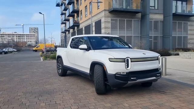 EVision Electric Vehicles: Review of the Rivian R1T - now available to rent in UK!