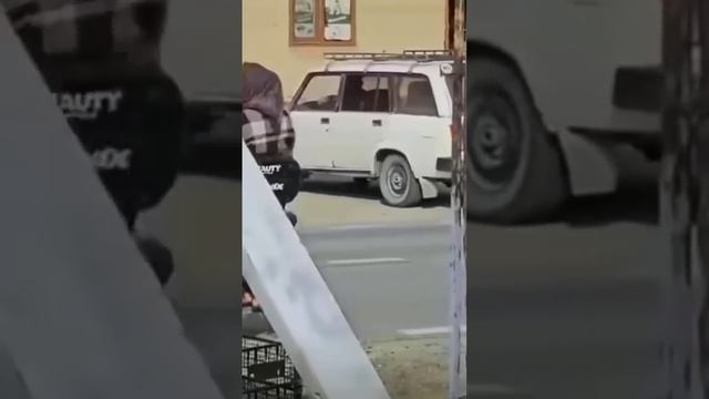 На рынок с подруженцией😜