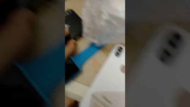 Мама накупила такого барахла в ресторе это вообще там и iPhone X и Apple watch