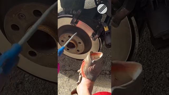 VOIVO V60 замена тормозных колодок