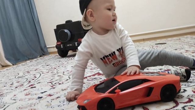 Купили сыну Lamborghini Aventador lp 700-4 маленький ибок на  Ламборгини Авентадор We bought our so
