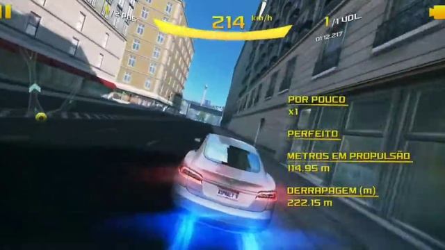 Asphalt 8 Airborne - Tesla Model S - Londres