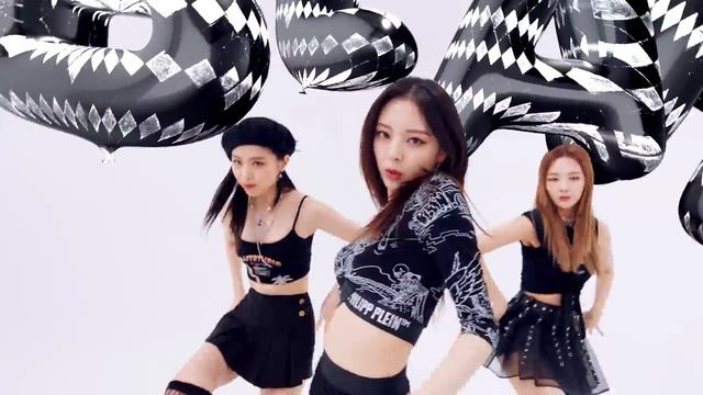 Itzy "Blah Blah Blah" Music Video