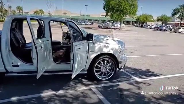 2017 dodge ram 1500 longhorn laramie