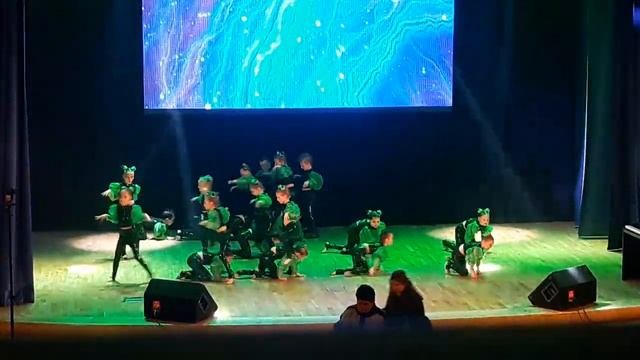 Dance Style паті у комах на хаті