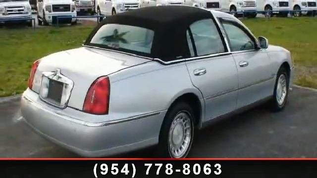 2002 Lincoln Town Car - International Brokers - $1,500 DOWN
