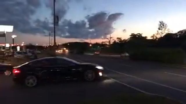 Convoit Tesla à #Rivière-du-loup