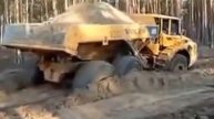 Шведский грузовик на русской дороге