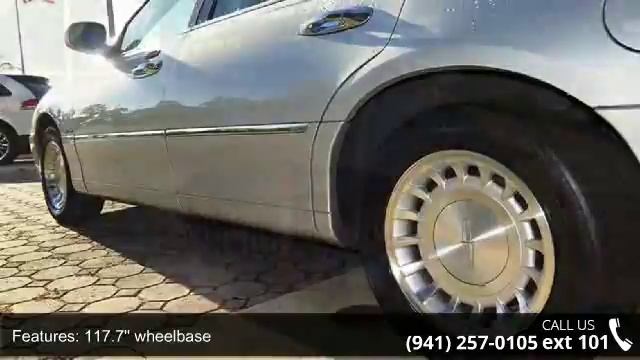 2001 LINCOLN TOWN CAR 4dr Sdn Executive - Charlotte Count...