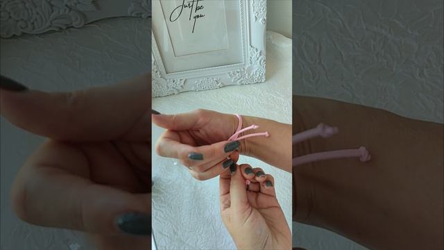 Браслет женский на руку из замшевого шнура розовый