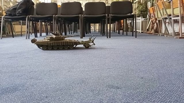 Танк Т-72Б с минным тралом КМТ-7