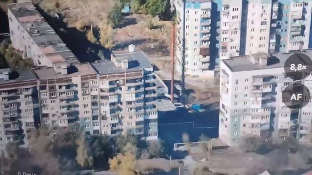 Селидово, триколоры начинают развиваться над городом.