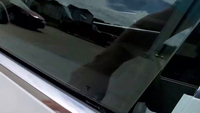 2019 Tesla Model 3 mid range