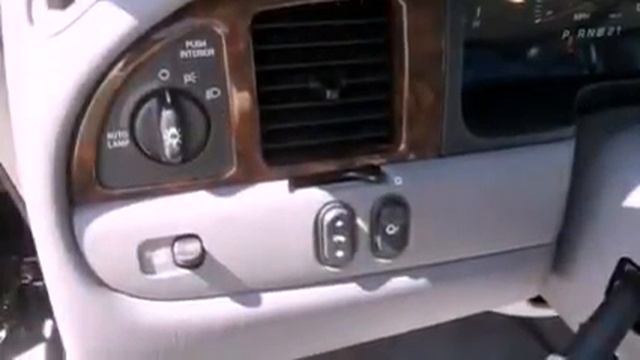 2002 LINCOLN Town Car Ft Worth TX