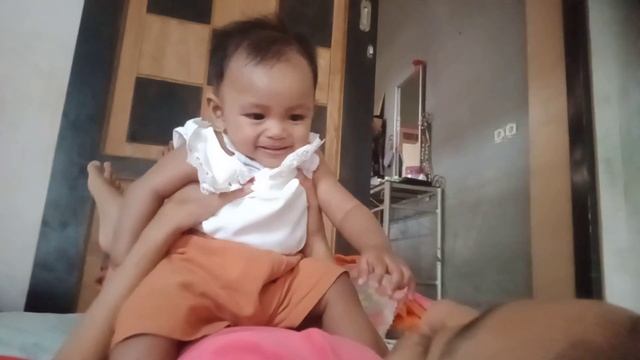 KUDEKAP KUPELUK BOCIL KOK NGADEK GAK BAHAYA TA ADIK BAYI VIRAL BANYUWANGI NGGEMESIN BANGET