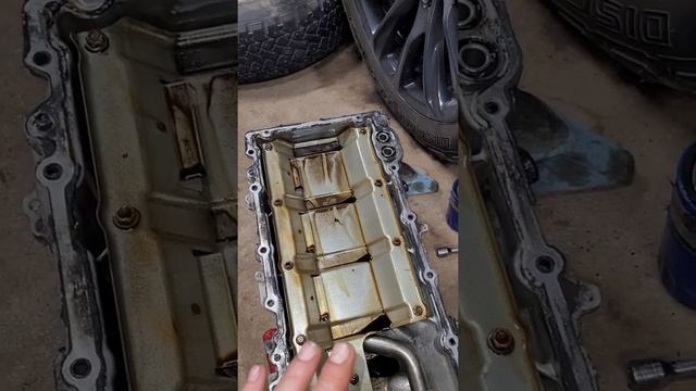 6.2 lt4 cadillac escalade oil pan off and cam out!!