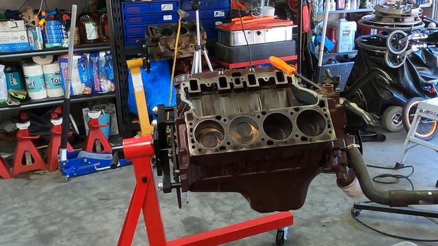 1976 Cadillac Coupe De Ville 500ci engine teardown part 8
