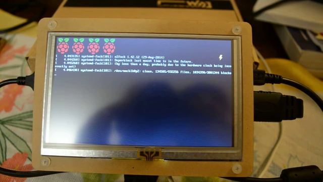 RaspberryPi 3 B with 5" touch and Raspbian Jessie