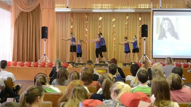 ФИЗИЧЕСКАЯ ЗАРЯДКА: "МЫ ОБЪЯВЛЯЕМ МИР" / УЧЕНИК ГОДА 2016