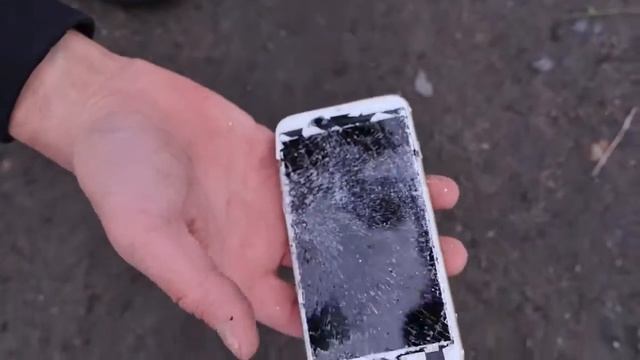 Don't Put Your iPhone on an Airbag - iPhone 6S hd