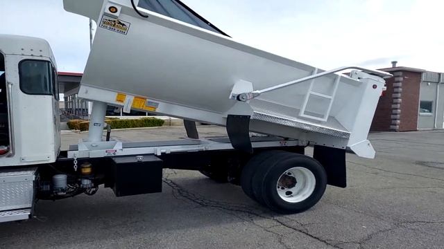 2005 KENWORTH T300 For Sale