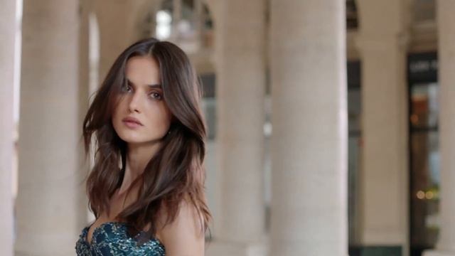 Pub Elie Saab Le Parfum Royal