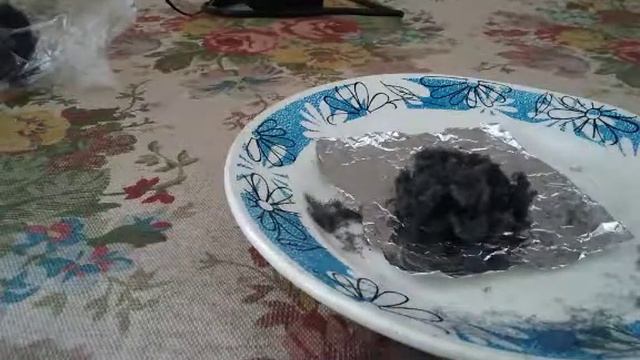 Обзор на опыты в пробирки: горящие железо и закрытая экосистема.