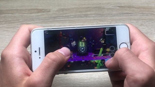iPHONE SE LEGO BRAWLS (first gen), (2020) Apple Arcade