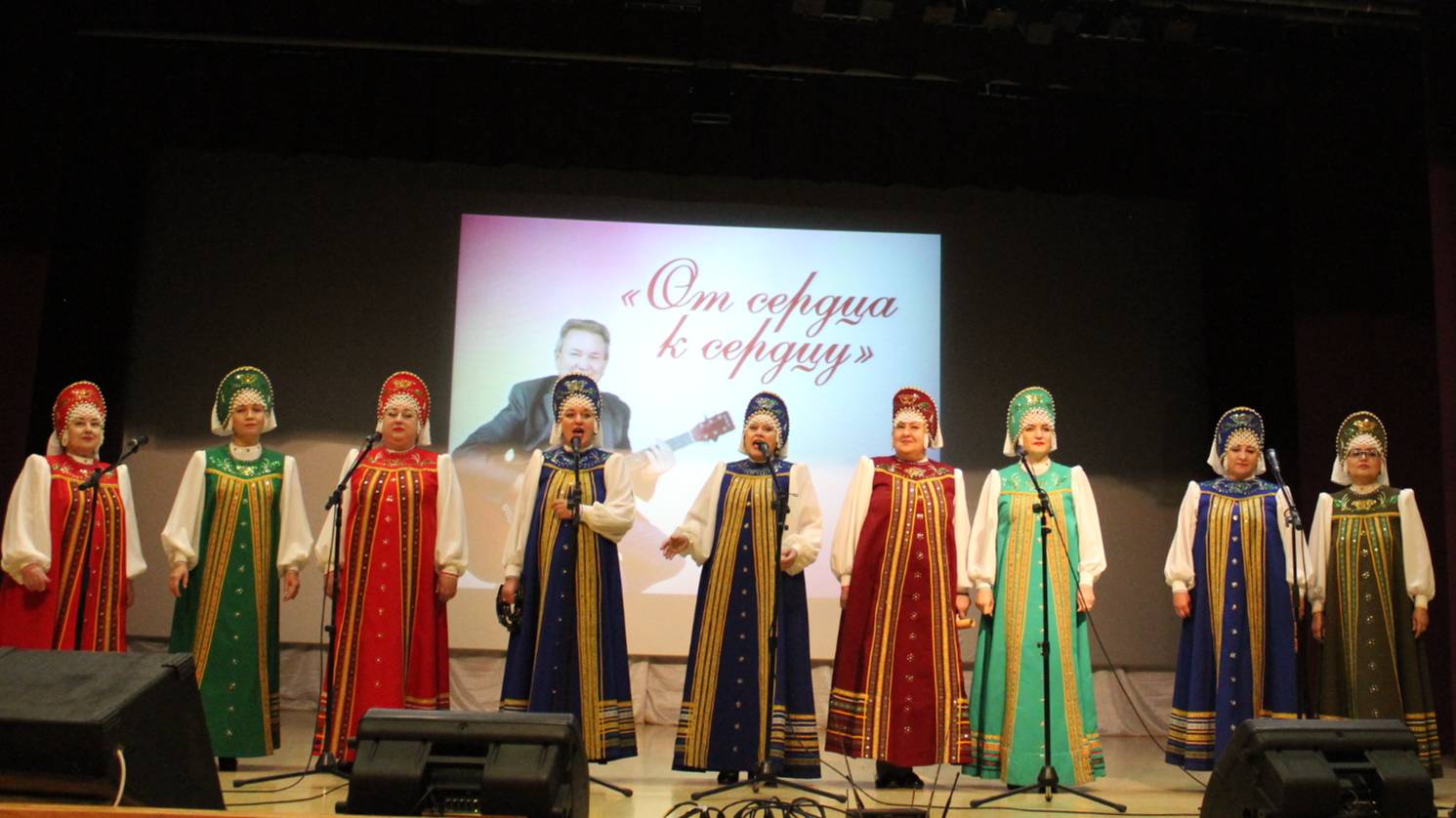 Народный самодеятельный ансамбль ФАНТАЗИЯ - Роза белая вишня спелая...